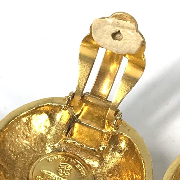 CHANEL Vintage Gold Earrings - Picture 7 of 13